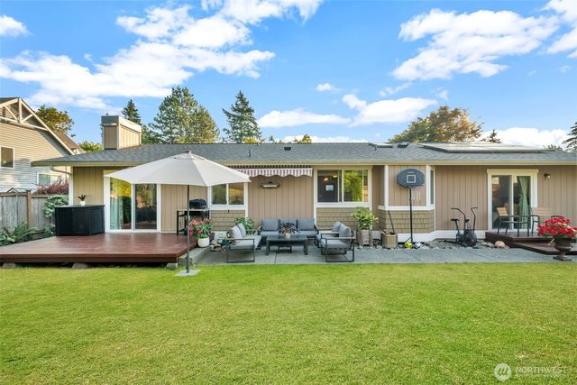 1740 211th Way NE, Sammamish, WA 98074
