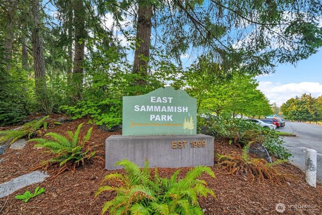 1740 211th Way NE, Sammamish, WA 98074