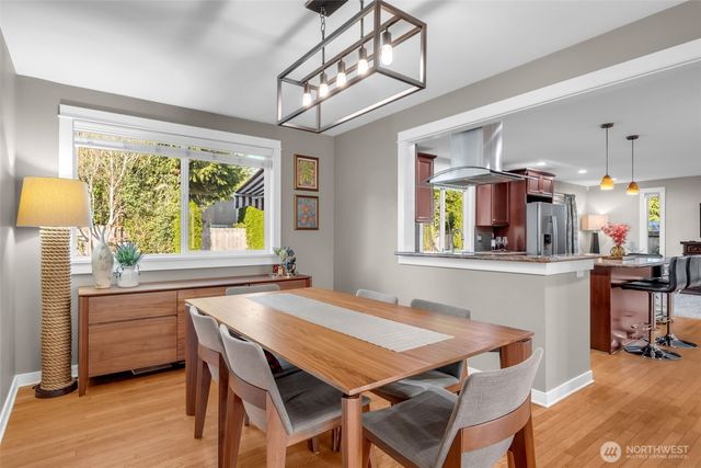 1740 211th Way NE, Sammamish, WA 98074