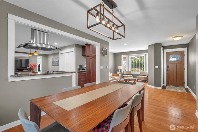 1740 211th Way NE, Sammamish, WA 98074