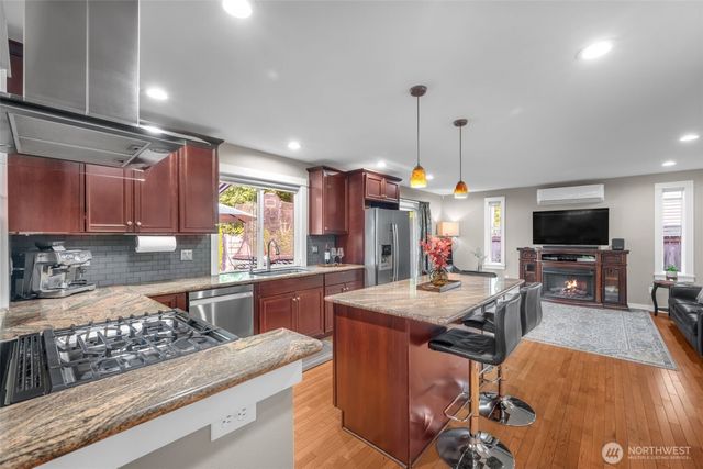 1740 211th Way NE, Sammamish, WA 98074