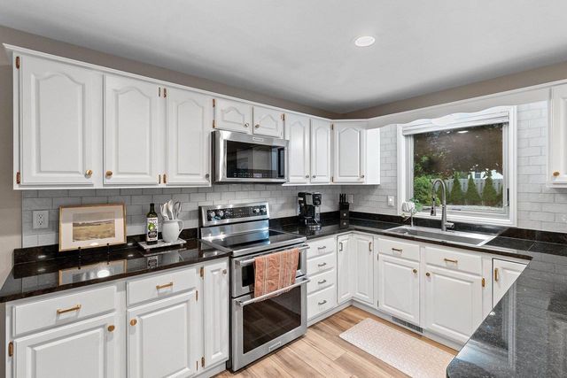 1061 PATRICK COURT, Neenah, WI 54956