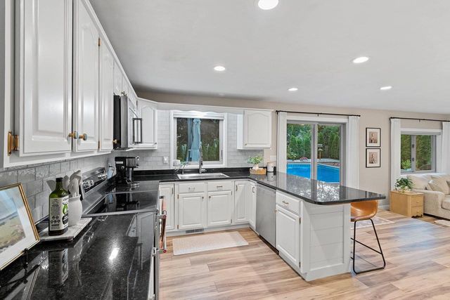 1061 PATRICK COURT, Neenah, WI 54956
