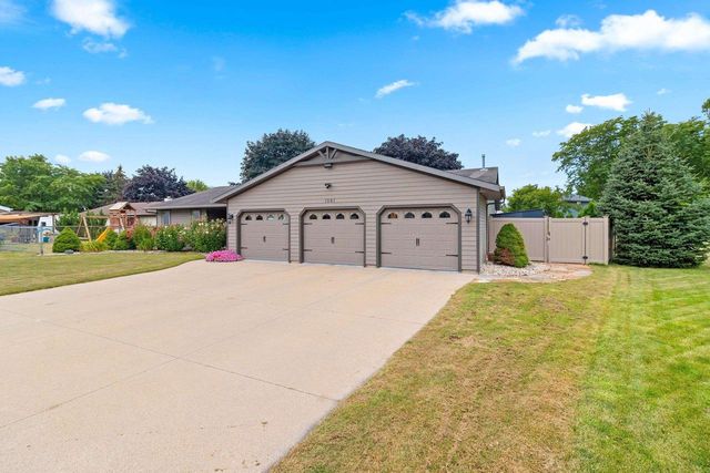 1061 PATRICK COURT, Neenah, WI 54956