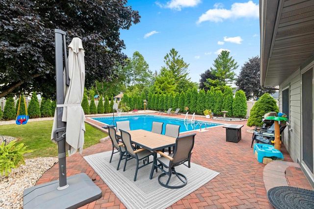 1061 PATRICK COURT, Neenah, WI 54956