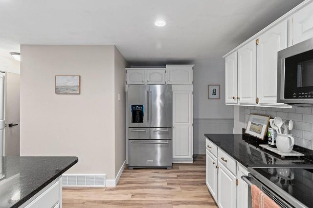 1061 PATRICK COURT, Neenah, WI 54956