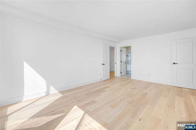 200 Winston 2417, Cliffside Park, NJ 07010