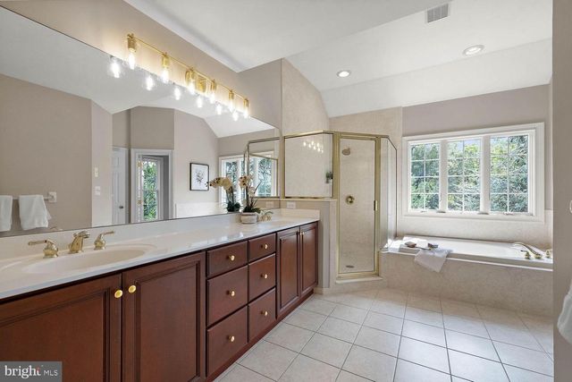11 DEVONSHIRE CT, Wilmington, DE 19807