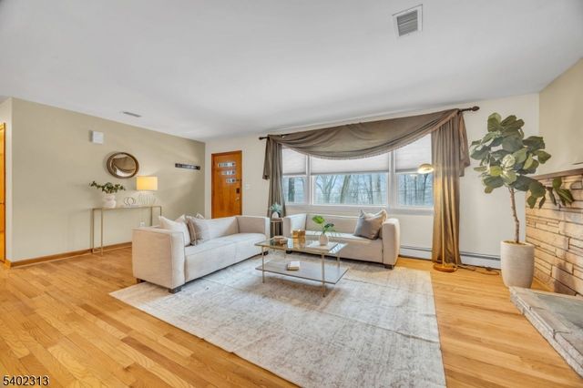 128 Old Croton Rd, Raritan Twp., NJ 08822