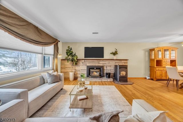 128 Old Croton Rd, Raritan Twp., NJ 08822