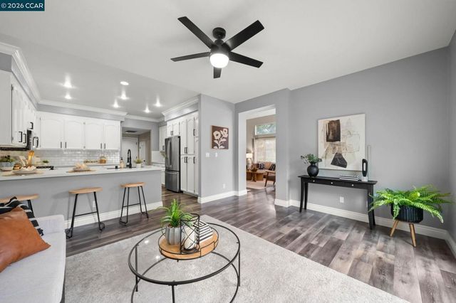 718 Anizumne Ct, Clayton, CA 94517
