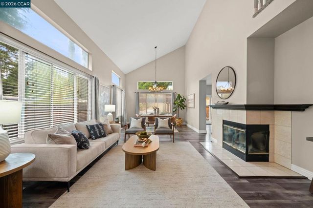 718 Anizumne Ct, Clayton, CA 94517