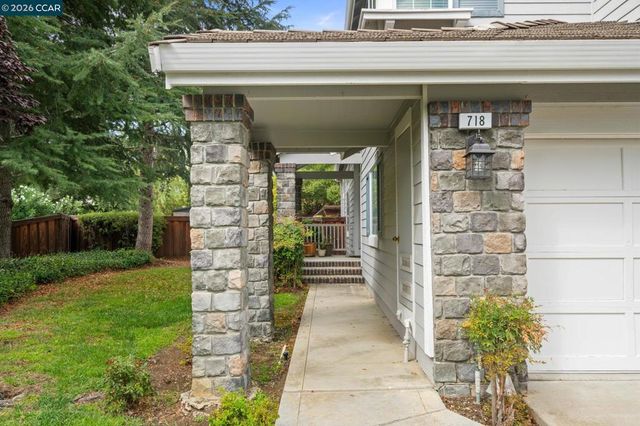 718 Anizumne Ct, Clayton, CA 94517