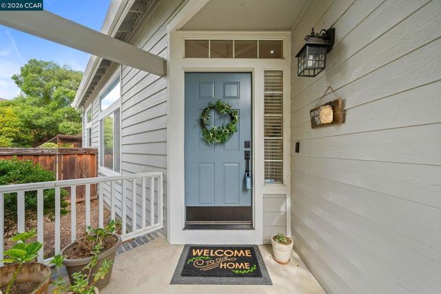 718 Anizumne Ct, Clayton, CA 94517