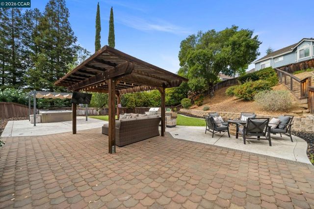 718 Anizumne Ct, Clayton, CA 94517