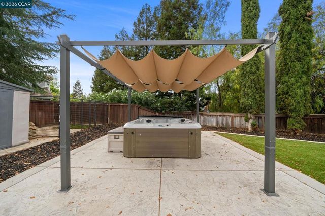 718 Anizumne Ct, Clayton, CA 94517