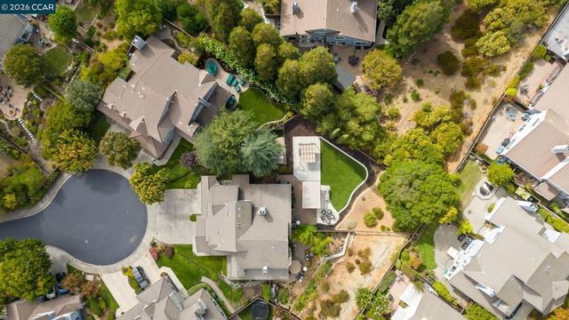 718 Anizumne Ct, Clayton, CA 94517