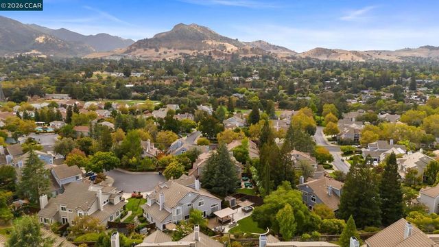 718 Anizumne Ct, Clayton, CA 94517