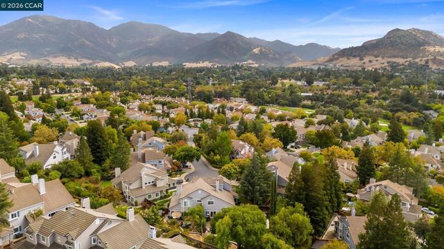 718 Anizumne Ct, Clayton, CA 94517
