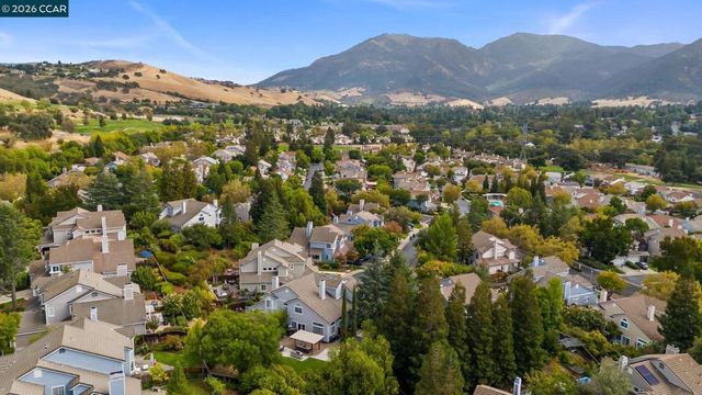 718 Anizumne Ct, Clayton, CA 94517