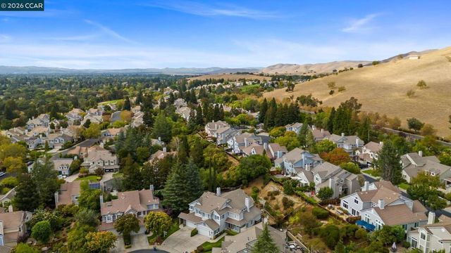 718 Anizumne Ct, Clayton, CA 94517