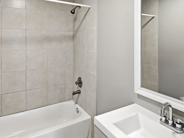 110 Ramsey Avenue, Cleburne, TX 76031