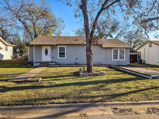 110 Ramsey Avenue, Cleburne, TX 76031