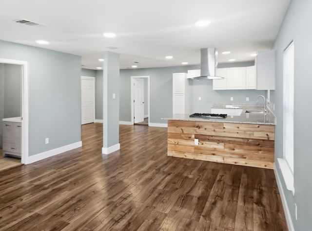 110 Ramsey Avenue, Cleburne, TX 76031