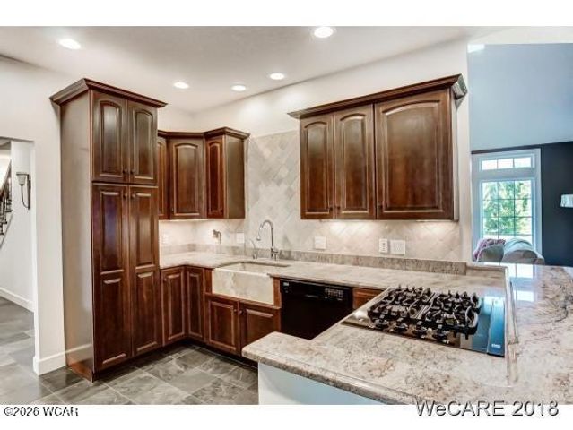 2974 Autumn Leaves Court, Lima, OH 45805