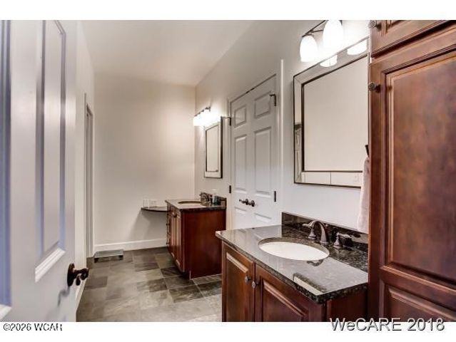 2974 Autumn Leaves Court, Lima, OH 45805