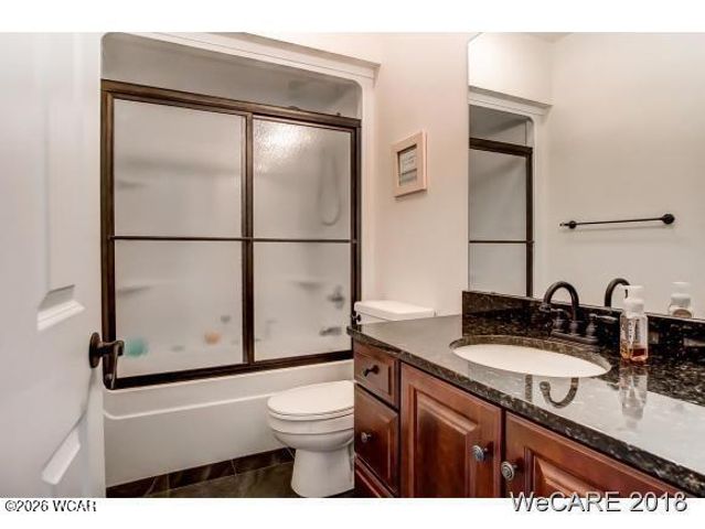 2974 Autumn Leaves Court, Lima, OH 45805