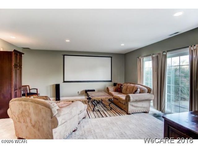 2974 Autumn Leaves Court, Lima, OH 45805