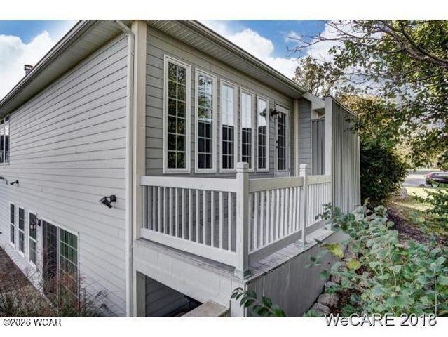 2974 Autumn Leaves Court, Lima, OH 45805