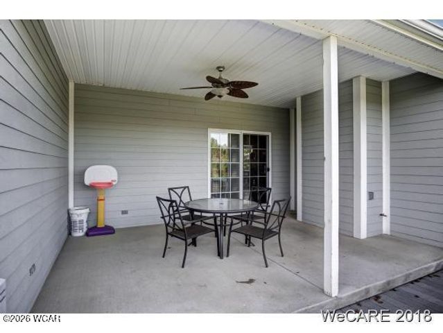 2974 Autumn Leaves Court, Lima, OH 45805