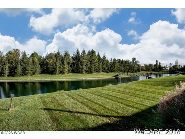 2974 Autumn Leaves Court, Lima, OH 45805