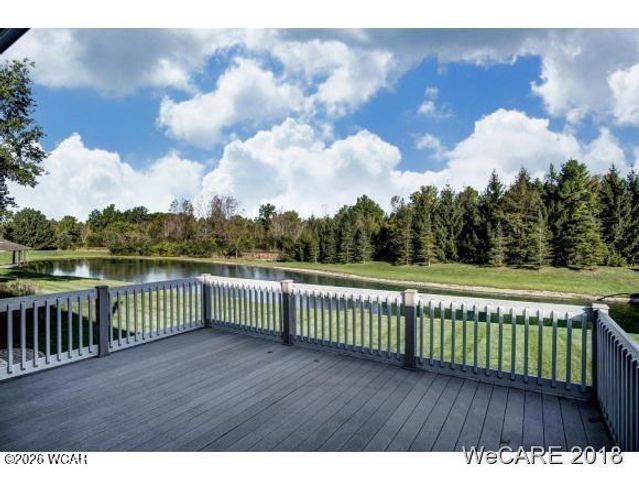 2974 Autumn Leaves Court, Lima, OH 45805