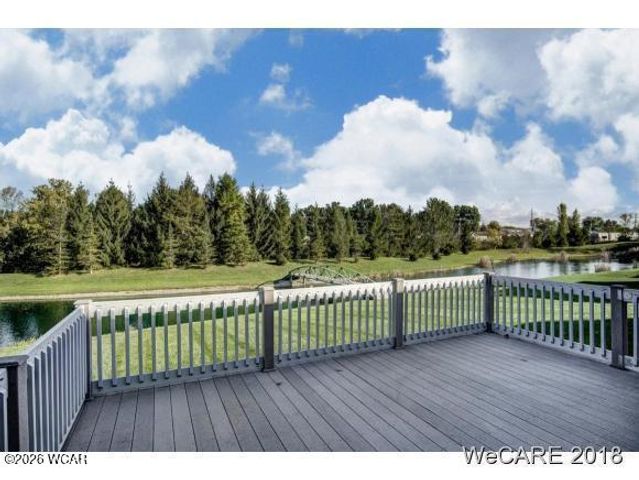 2974 Autumn Leaves Court, Lima, OH 45805