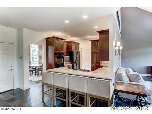 2974 Autumn Leaves Court, Lima, OH 45805