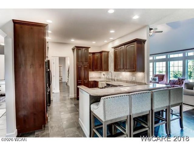 2974 Autumn Leaves Court, Lima, OH 45805