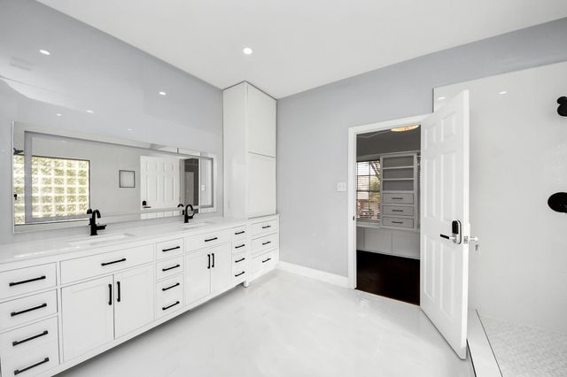 12219 Shady Downs Drive, Houston, TX 77082