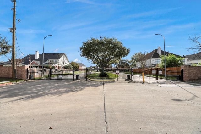 12219 Shady Downs Drive, Houston, TX 77082