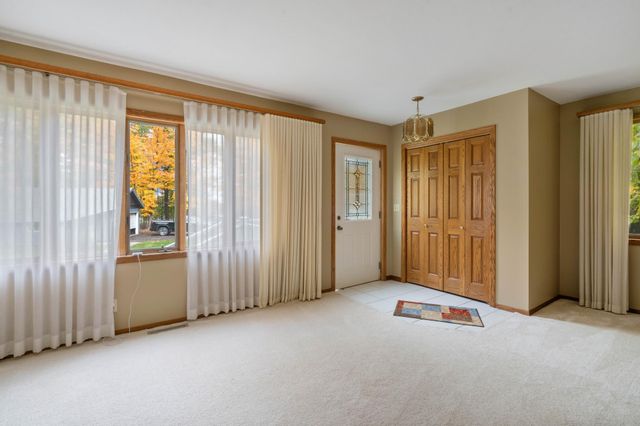 2010 Norton Road, Duluth, MN 55803