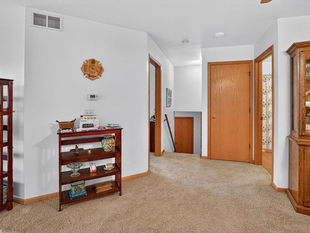 808 N Clover Lane, Cottage Grove, WI 53527