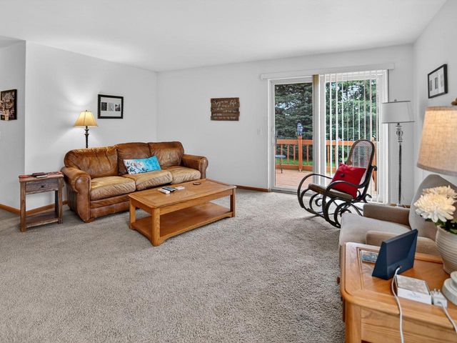 808 N Clover Lane, Cottage Grove, WI 53527