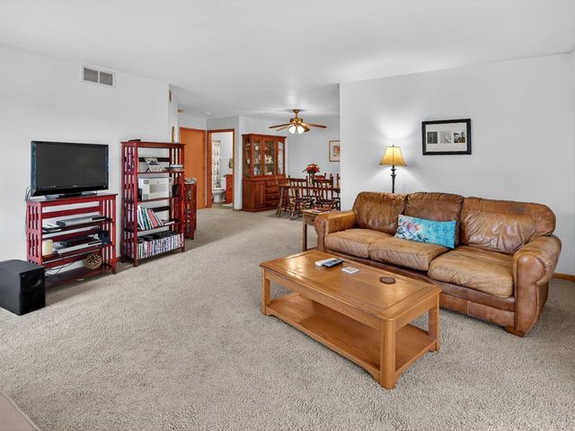 808 N Clover Lane, Cottage Grove, WI 53527