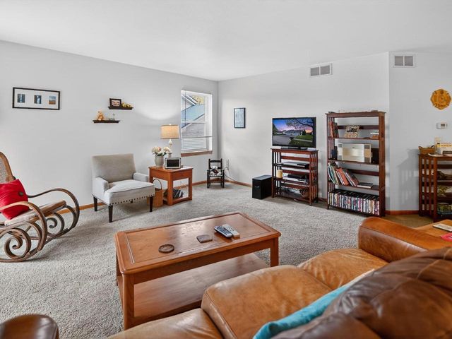 808 N Clover Lane, Cottage Grove, WI 53527