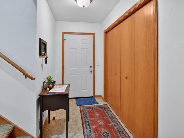 808 N Clover Lane, Cottage Grove, WI 53527