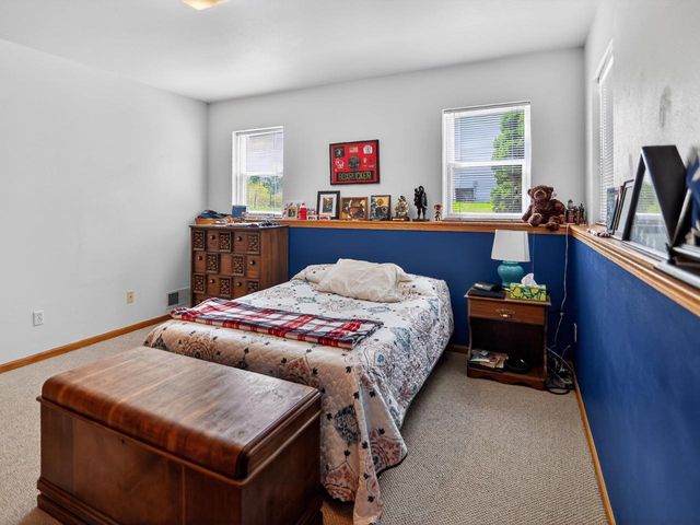 808 N Clover Lane, Cottage Grove, WI 53527