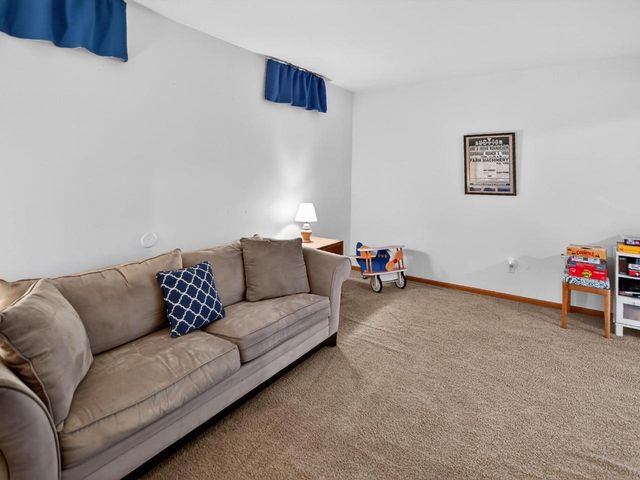 808 N Clover Lane, Cottage Grove, WI 53527