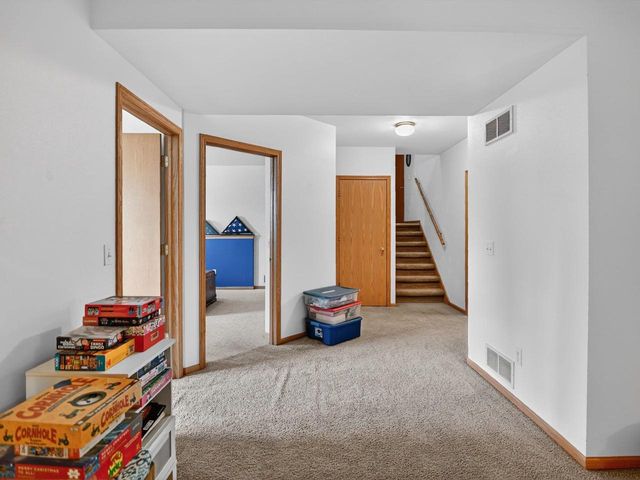 808 N Clover Lane, Cottage Grove, WI 53527
